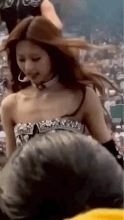 TZUYU&rsquo;S tits bouncing fuck&hellip; that jiggle🤤💦🥵
