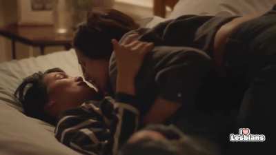 Zoe Chao &amp;amp; Kathleen Munroe (Strangers s02e05)