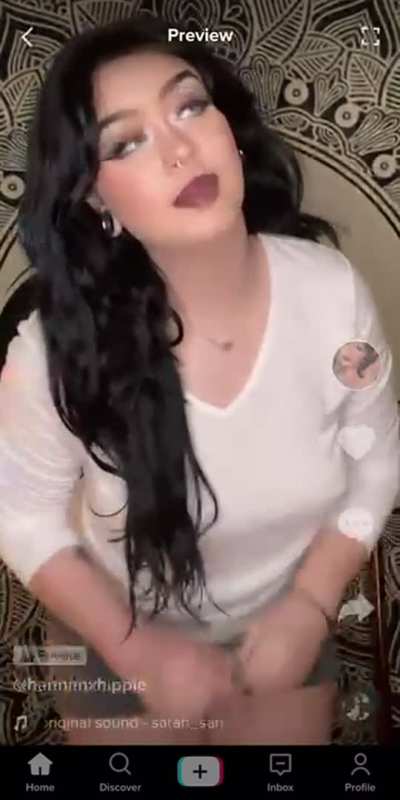 I hate this video with a passion but there's a pussy flash for yall