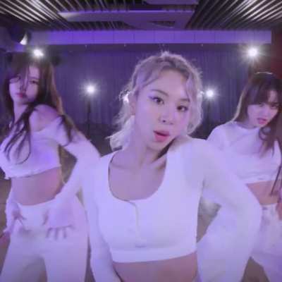 Stunning Chaeyoung (ft. Sana &amp;amp; Jihyo)