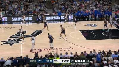 [Highlight] Wemby checks back in the 4th qtr with 5 fouls and gets a rebound and 3!
