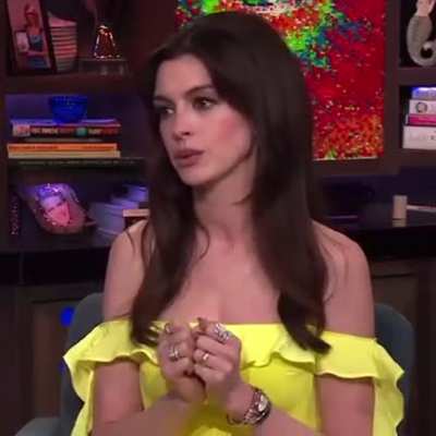 Anne Hathaway&rsquo;s doe eyes