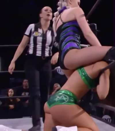 Ashley D'amboise gets her phat ass beat by Penelope Ford. Need to see her signed and jobbing.😍🤩