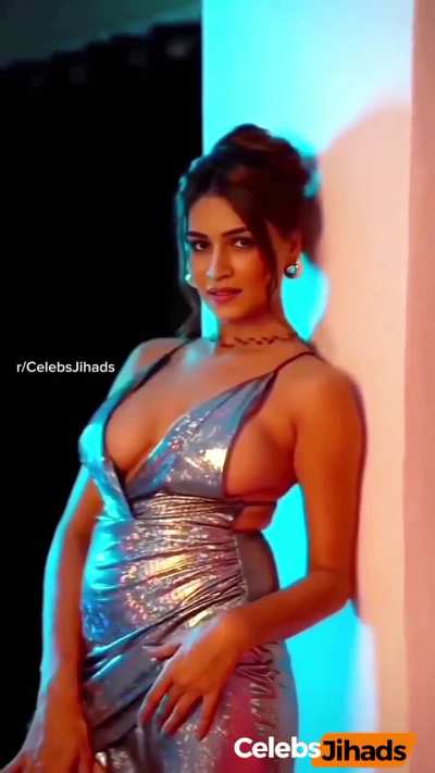 Kriti sanon teasing her fappers 🔥