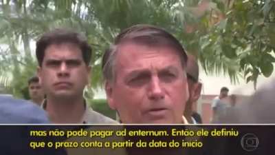 O presidente Jair Bolsonaro defende a mudança na Lei da Ficha Limpa feita pelo seu indicado ao STF, diz que a vida dos políticos é muito difícil e declara que quem cometeu um crime tem que pagar, mas não pode pagar para sempre