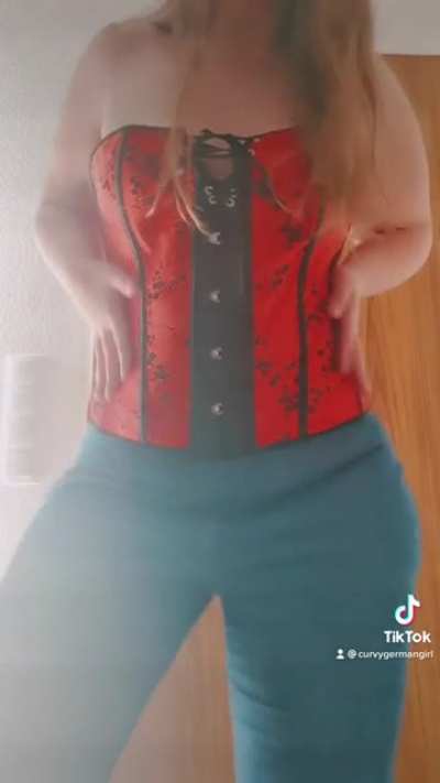 Curvygermangirl