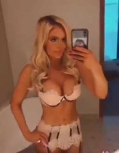 Scarlett Bordeaux