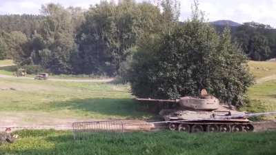 Video of "shooting" T 34-85