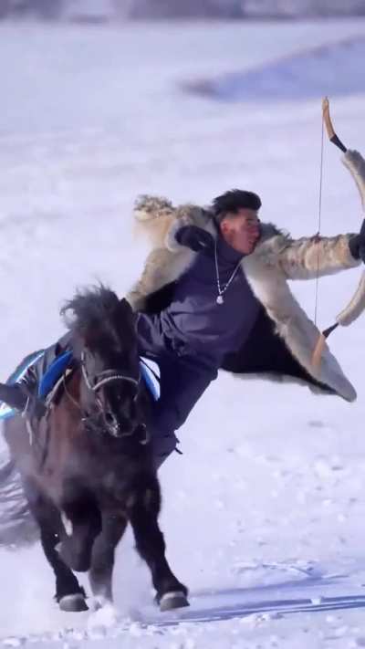 Archery on the move 🐎