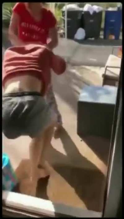 Enraged chick drags, stomps, and spits on girl who &ldquo;exposed&rdquo; her