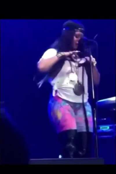 Erykah Badu @erykahbadu
