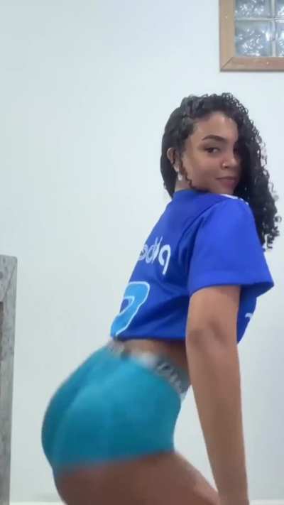 😗