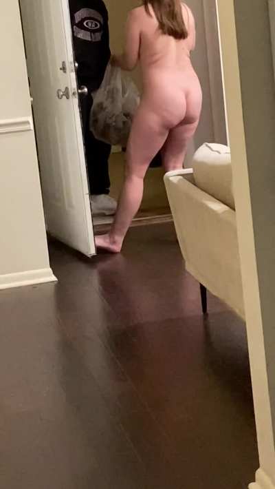 Sometimes the delivery guy doesn&rsquo;t seem surprised