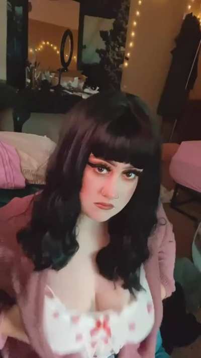 Hi from me and my boobs 🥰