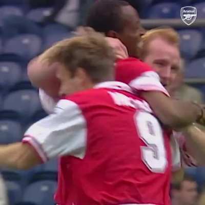 🗓️ On this day in 1996... The Ars&eacute;ne Wenger era began with a 2-0 win over Blackburn 🤩