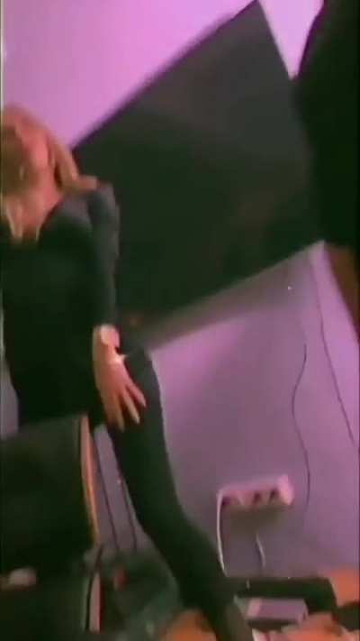 ⁴4