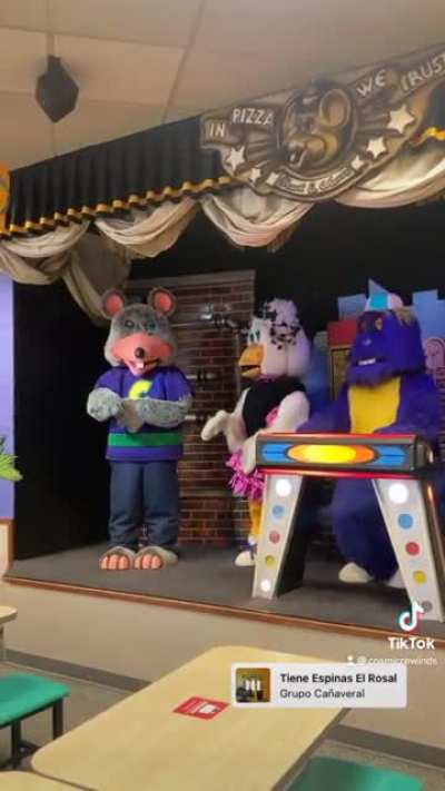 5 foos at freddy&rsquo;s