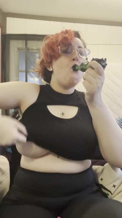 Dropping my big titties is the best when I smoke