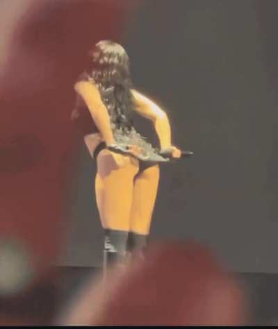 I just can&rsquo;t get enough of this clip. The way she teases her ass is so hot