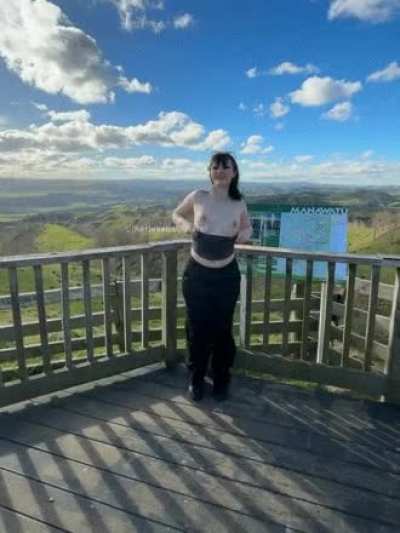 Need someone who&rsquo;s brave enough to fuck me right here 