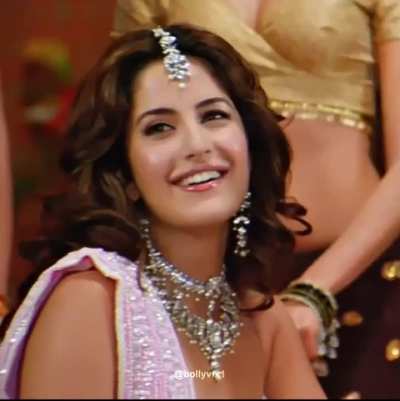 Katrina's lip gloss era &hearts;️ &amp;gt;&amp;gt;&amp;gt;