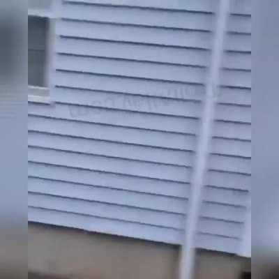 Dude sprays mace in a car with kids inside