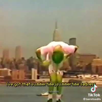 80&rsquo;s Summertime Sadness remix This is too fucking good
