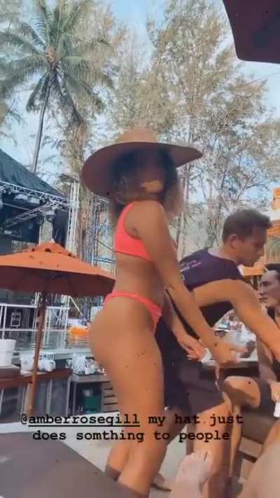 That body 😍