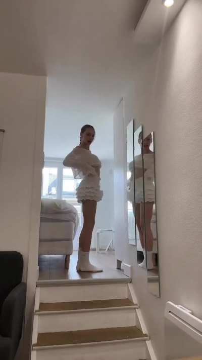 To those that didn&rsquo;t think she was wearing a bra in yesterdays story 🤣