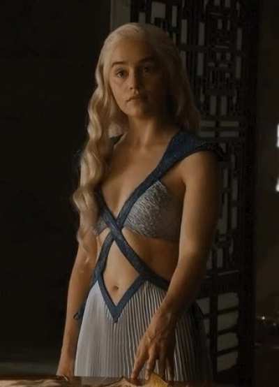 Emilia Clarke is such a goddess