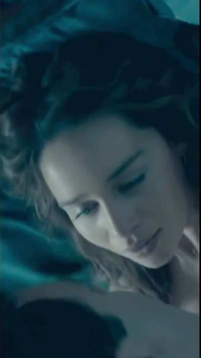 POV you&rsquo;re putting a baby making load inside Emilia Clarke