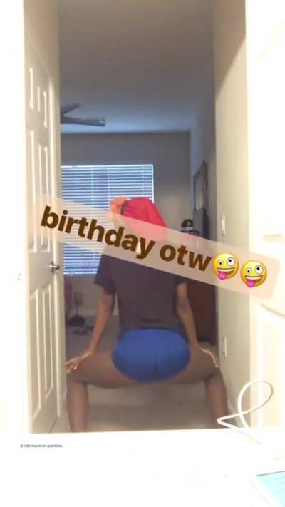 🥳