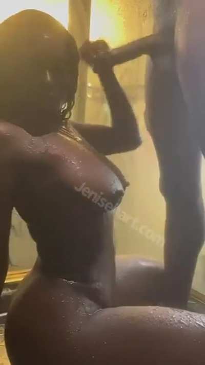 "I&rsquo;m just doing my job"....😊 # Full vid in comments👇🏾
