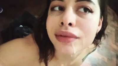 Una vergota asi me encanta cuando acaba mucho