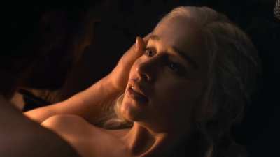 Emilia Clarke - Game of Thrones S07E07 (2017)