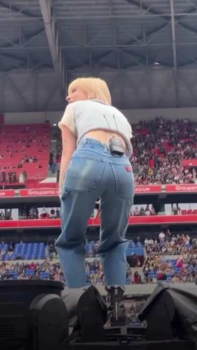 Slow motion 🍑