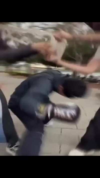 Sokakta bir kadını taciz edilirken g&ouml;rd&uuml;n, onu neyle ve nasıl kurtarırdın?