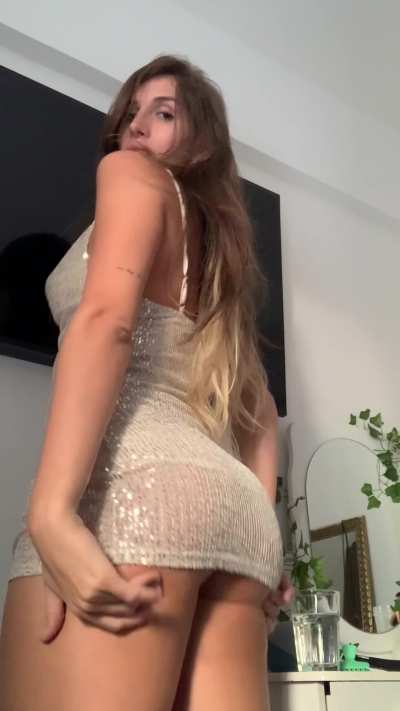 I can jump without underwear in this dress