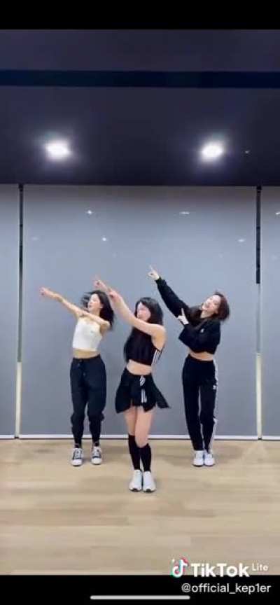 [211116] Yujin, Youngeun &amp;amp; Bahiyyih