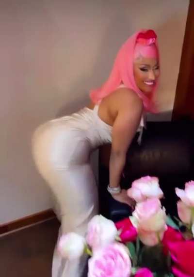 She look so sexy shaking that ass 😮‍💨😫🤤<wbr>💦🍑