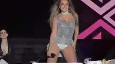 Hadise..🔥🔥