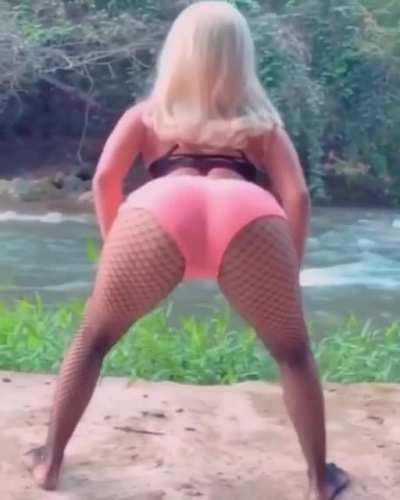 Not sure how I feel about her as a blonde but she could have any hair color or even no hair and I&rsquo;d still watch that ass jiggle