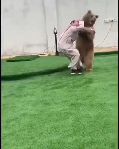 I can't tell which one is the pet