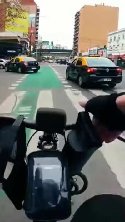 Dale cuerno seco.