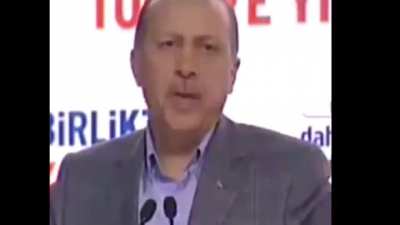kendi se&ccedil;menlerinin fet&ouml;ye herg&uuml;n s&ouml;v&uuml;p ama yinede bunları desteklemesi trajikomik , olan bize oluyor