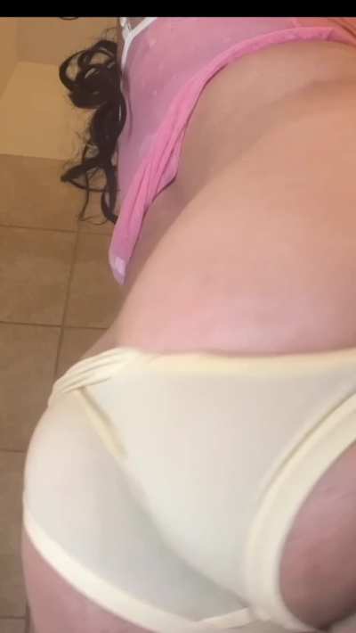 Do those panties look good on me?🖤(t)