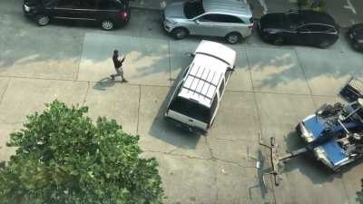 Woman in Lower Queen Anne (Republican &amp;amp; 2nd Ave W) Decides She Doesn&rsquo;t Want to be Towed