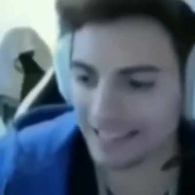 *aparece un mimi malo* mati: