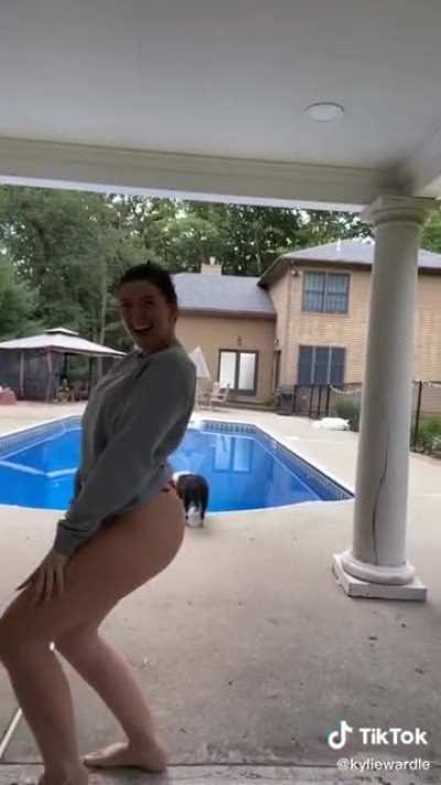 Thicc af body roll, @ is kyliewardle