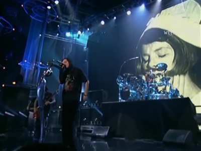 Korn performing "One" by Metallica at MTV Icons (2003)
